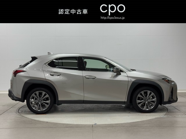 レクサス UX200 Fスポーツ