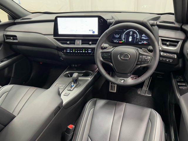 レクサス UX300h Fスポーツ