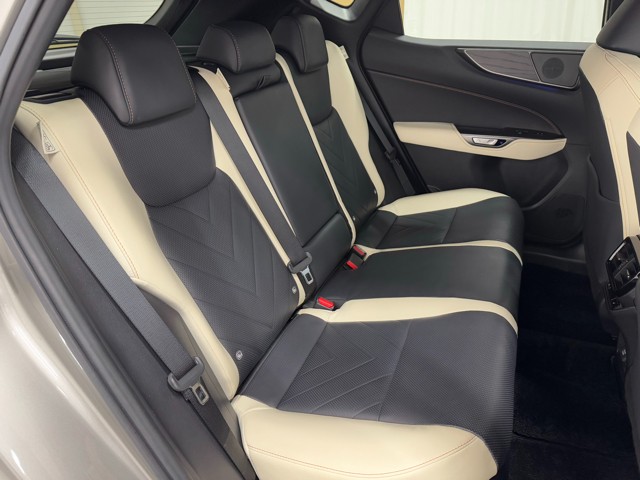 レクサス NX450h+ バージョンL