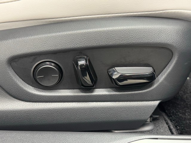 レクサス UX300e version L