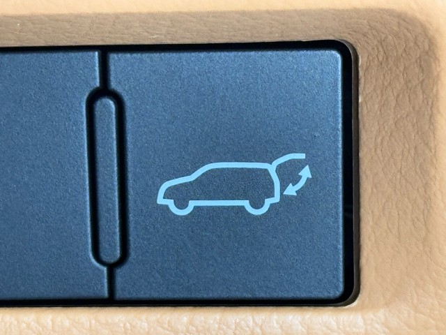 レクサス LX600 7ニン