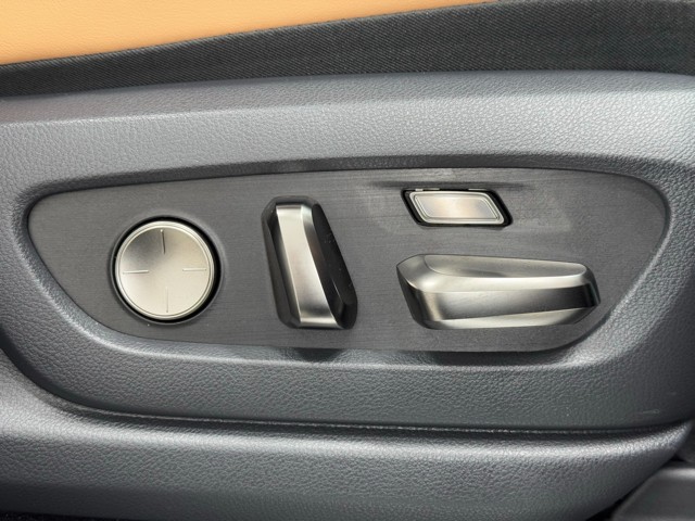 レクサス LX600 7ニン