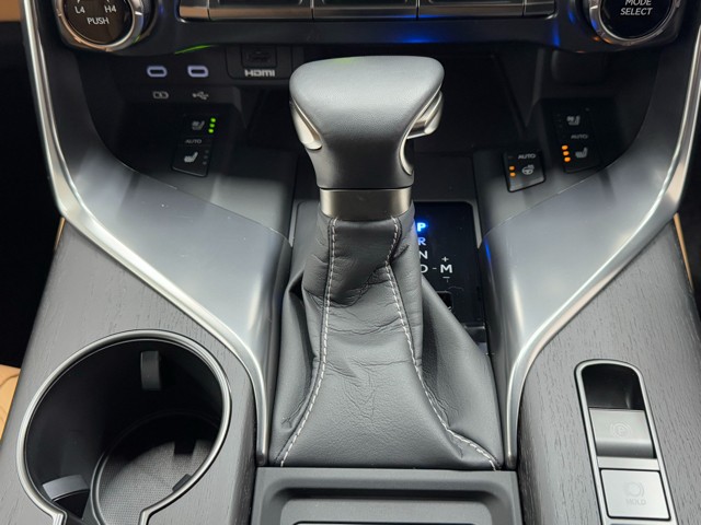 レクサス LX600 7ニン