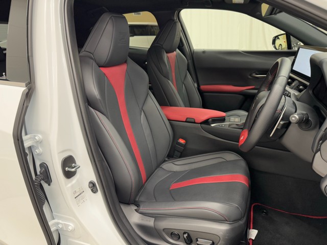 レクサス UX250h F Emotional E