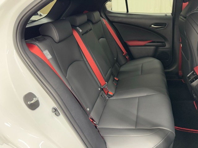 レクサス UX250h F Emotional E