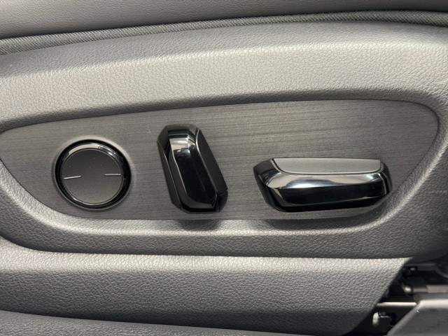 レクサス UX250h F Emotional E