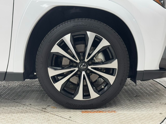 レクサス UX250h F Emotional E