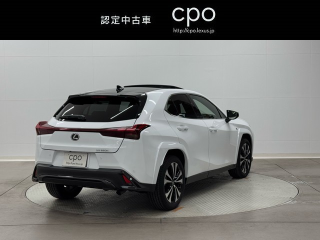 レクサス UX250h F Emotional E