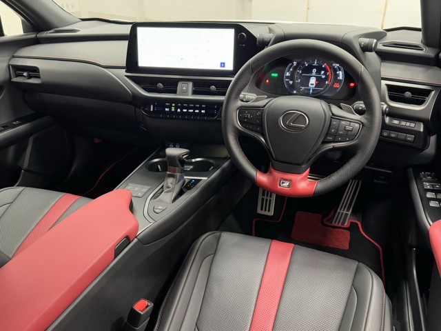 レクサス UX250h F Emotional E