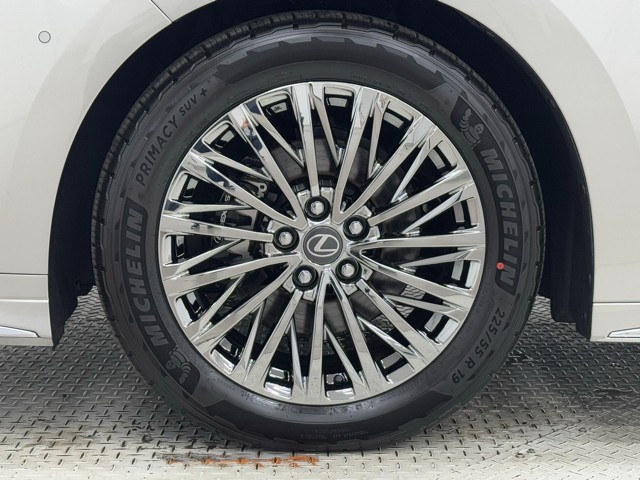 レクサス LM500h version L 6ニン