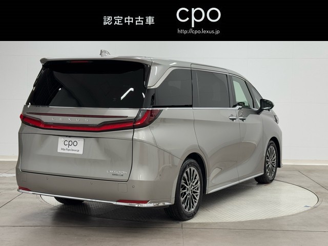 レクサス LM500h version L 6ニン