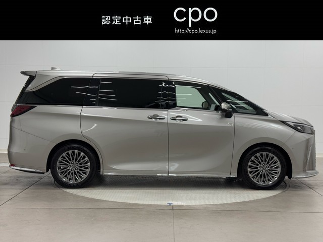 レクサス LM500h version L 6ニン