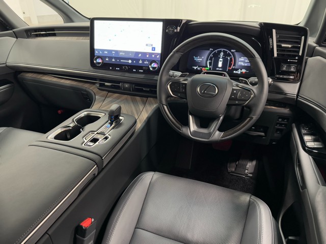 レクサス LM500h version L 6ニン