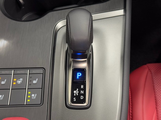 レクサス UX300h F SPORT AWD