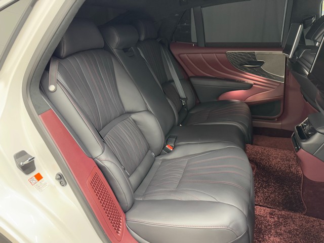 レクサス LS500h EXECUTIVE AD.