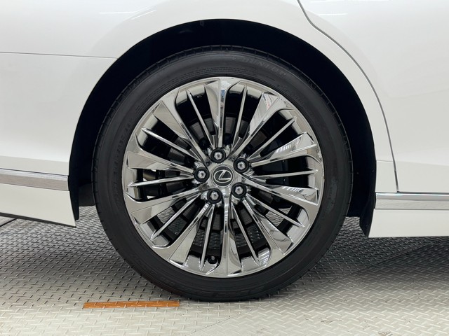 レクサス LS500h EXECUTIVE AD.