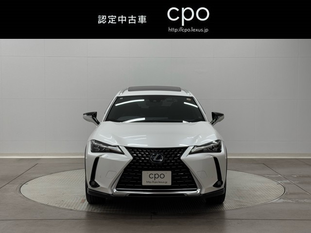 レクサス UX250h version L AWD