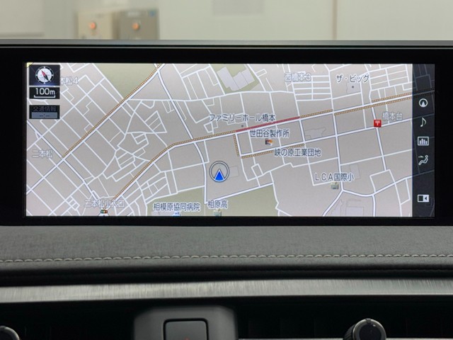 レクサス UX250h version L AWD