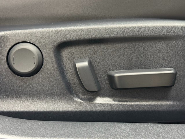 レクサス IS300h version L AWD