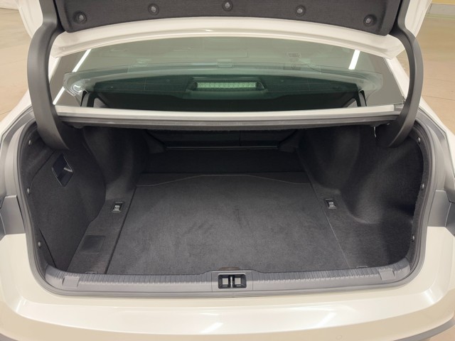 レクサス IS300h version L AWD