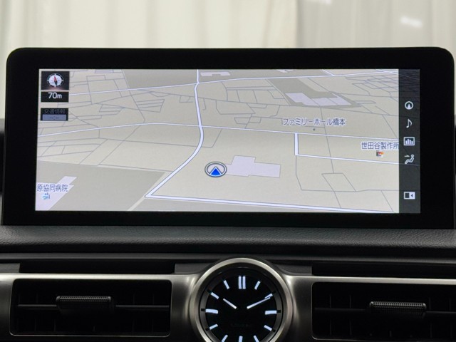 レクサス IS300h version L AWD