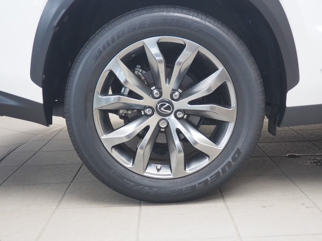 レクサス NX300h Fスポーツ