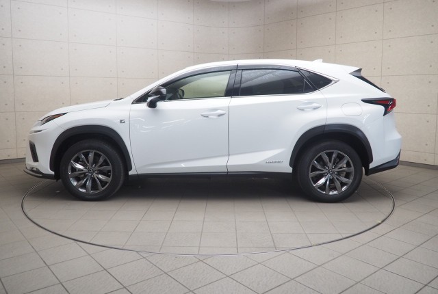 レクサス NX300h Fスポーツ
