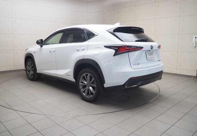 レクサス NX300h Fスポーツ