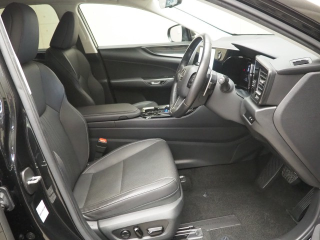 レクサス NX350h ヒョウジュンシャ