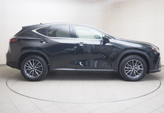 レクサス NX350h ヒョウジュンシャ