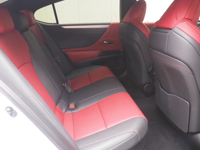 レクサス ES300h Fスポーツ