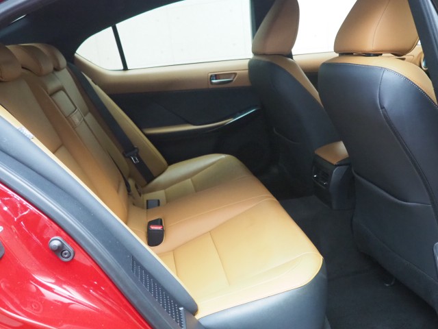 レクサス IS300h ヒョウジュンシャ