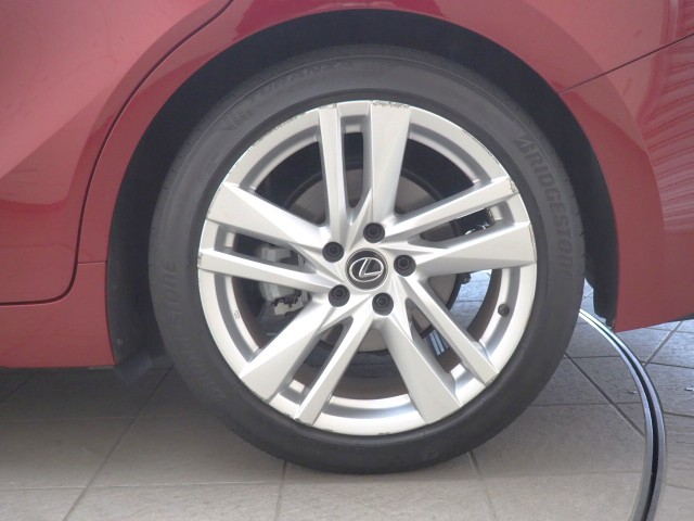 レクサス IS300h ヒョウジュンシャ