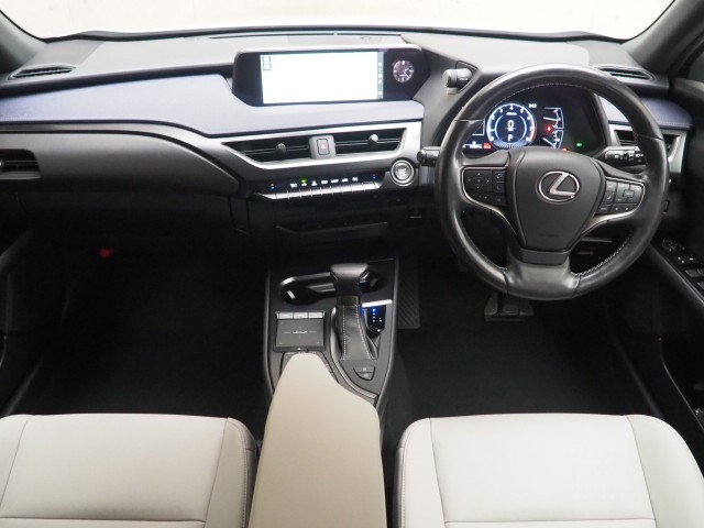 レクサス UX200 バージョン C