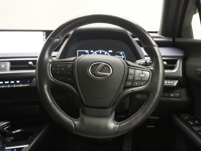 レクサス UX200 バージョン C