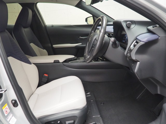 レクサス UX200 バージョン C