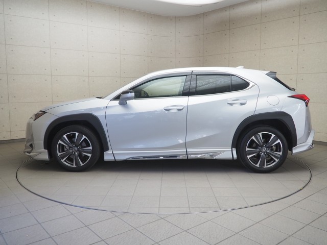 レクサス UX200 バージョン C