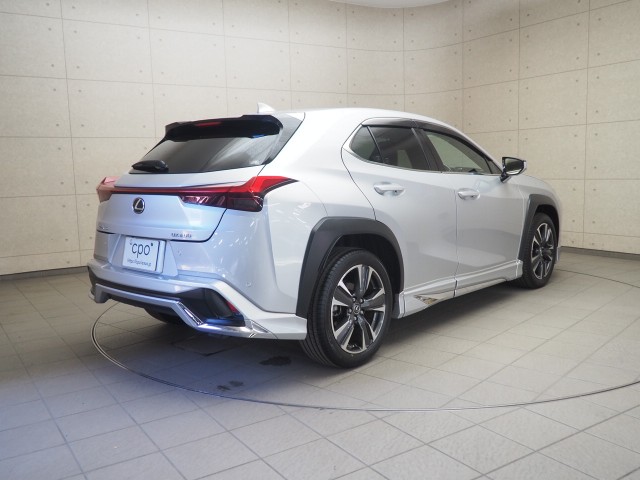 レクサス UX200 バージョン C
