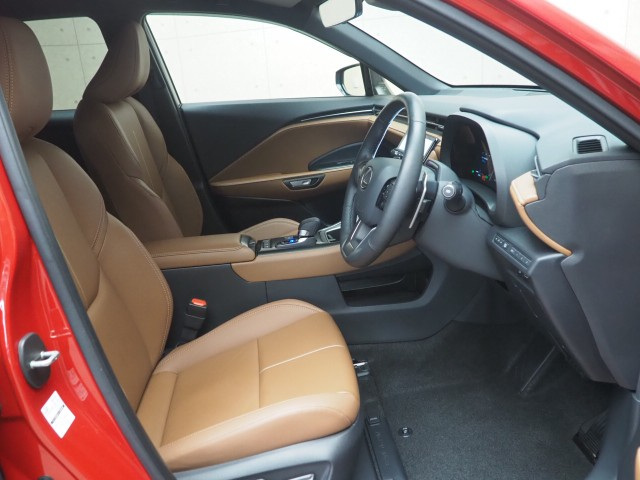 レクサス LBX HV リラックス