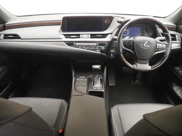 レクサス ES300h ヒョウジュンシャ