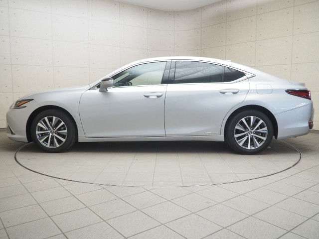 レクサス ES300h ヒョウジュンシャ