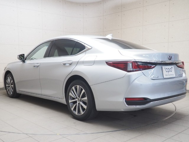 レクサス ES300h ヒョウジュンシャ