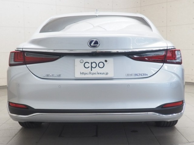 レクサス ES300h ヒョウジュンシャ