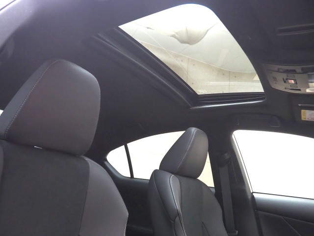 レクサス IS300h FスポーツモードB4