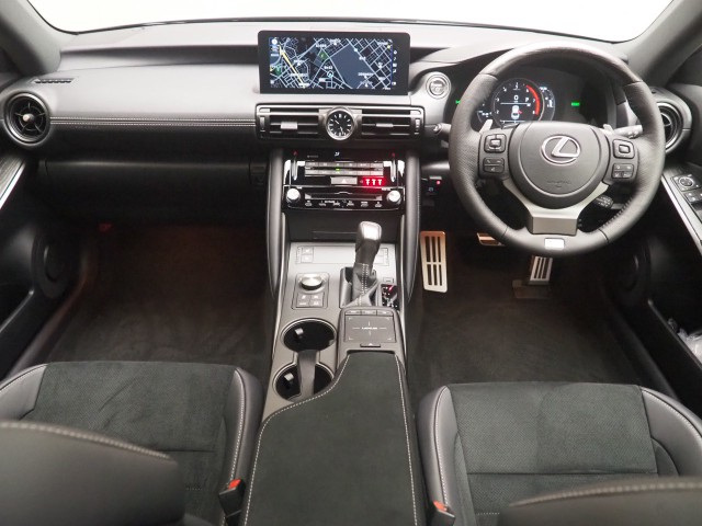 レクサス IS300h FスポーツモードB4