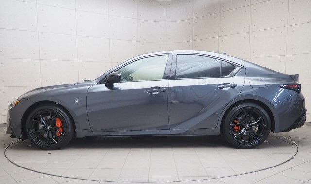 レクサス IS300h FスポーツモードB4