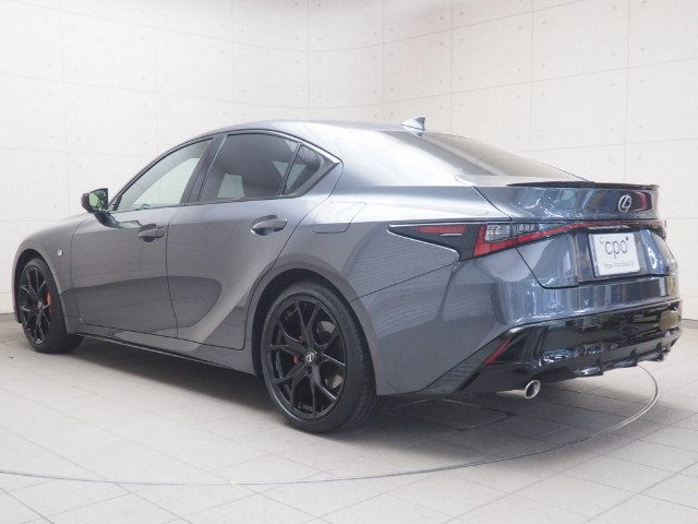 レクサス IS300h FスポーツモードB4