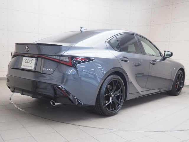 レクサス IS300h FスポーツモードB4