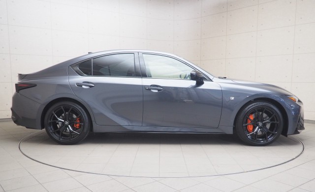 レクサス IS300h FスポーツモードB4