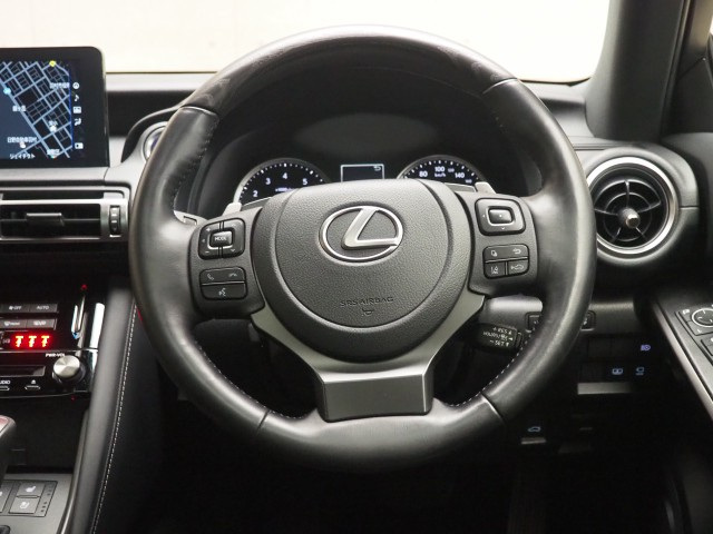 レクサス IS300h バージョンL